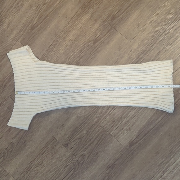 Knit Off the Shoulder dress - Picture 6 of 8